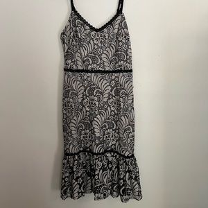 Devlin Sue dress . Size small. Black and white